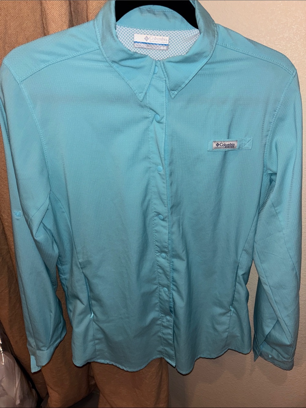 Columbia Women's Button-Down Sun Shirt in Aqua Teal